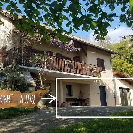 Un Pied Devant L'Autre Sainte-Marie-D'Alvey Exterior foto