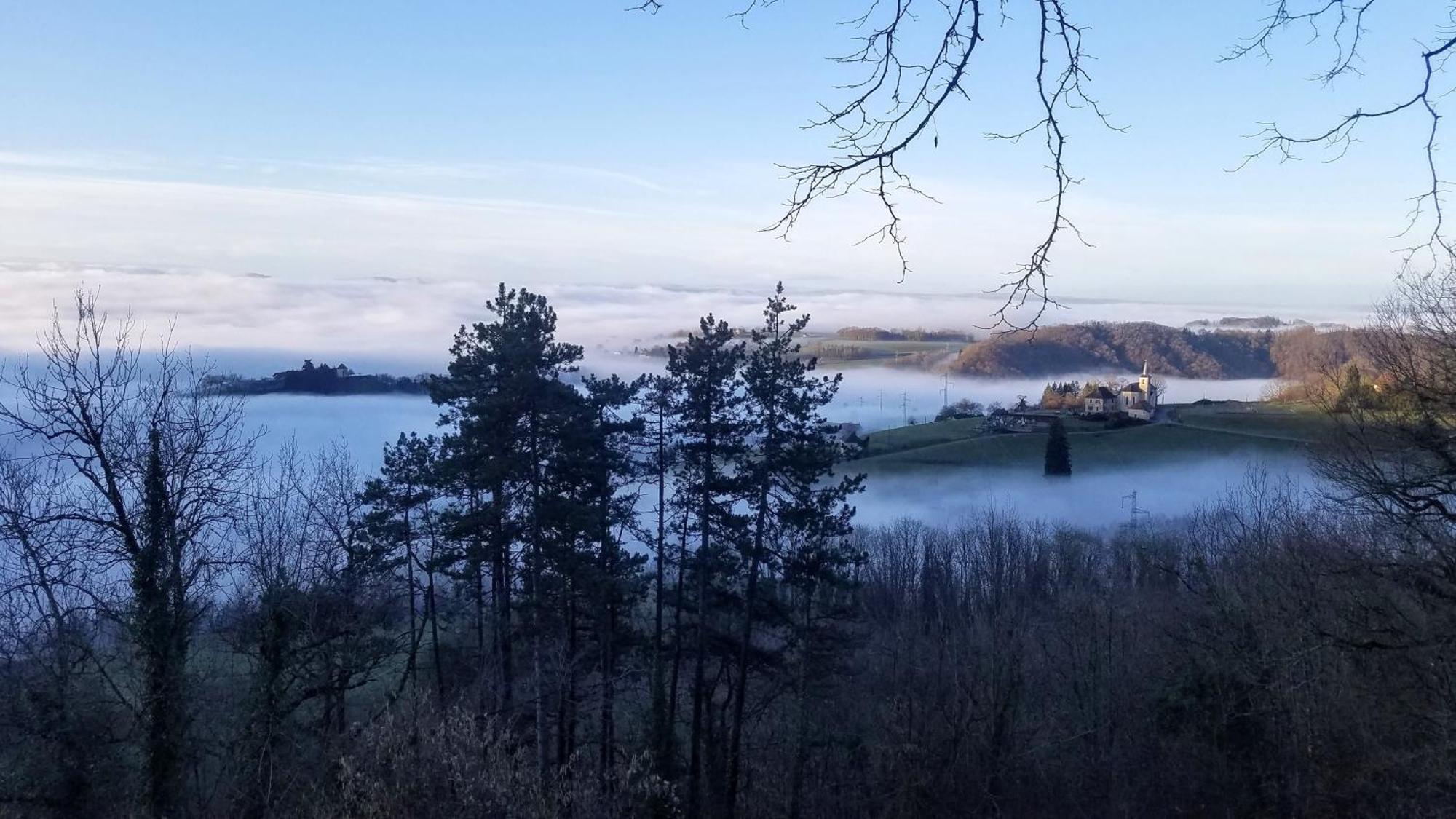 Un Pied Devant L'Autre Sainte-Marie-D'Alvey Exterior foto